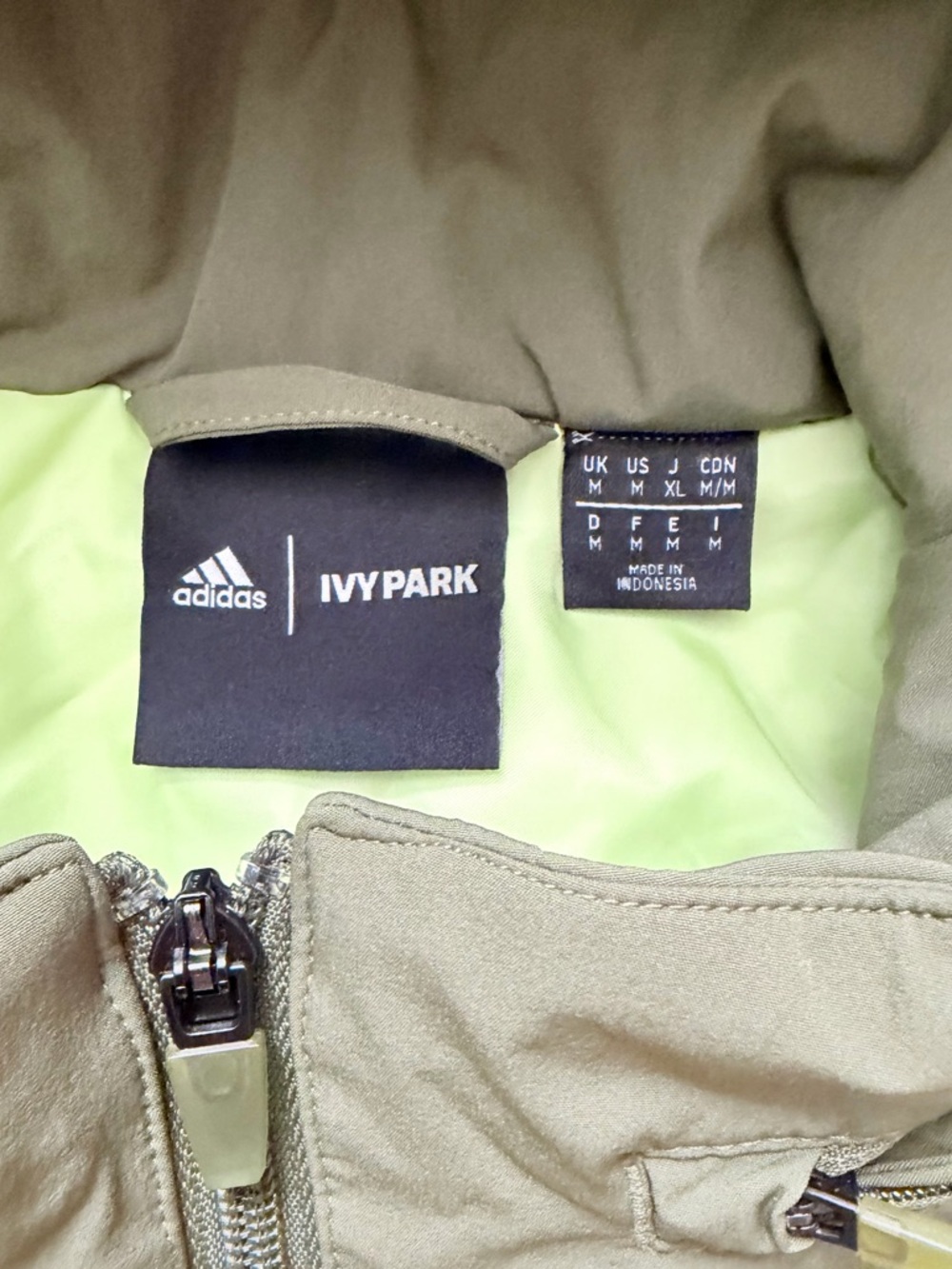 Adidas x Ivy Park | Park Trail Vest, Green | Unisex M - Picture 2 of 4